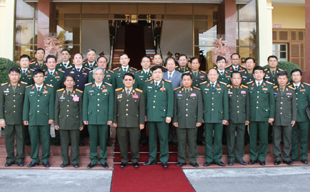 ຄະນະຜູ້ແທນກະຊວງປ້ອງກັນປະເທດ ລາວ ຢ້ຽມຢາມ, ເຮັດວຽກຢູ່ຫວຽດນາມ